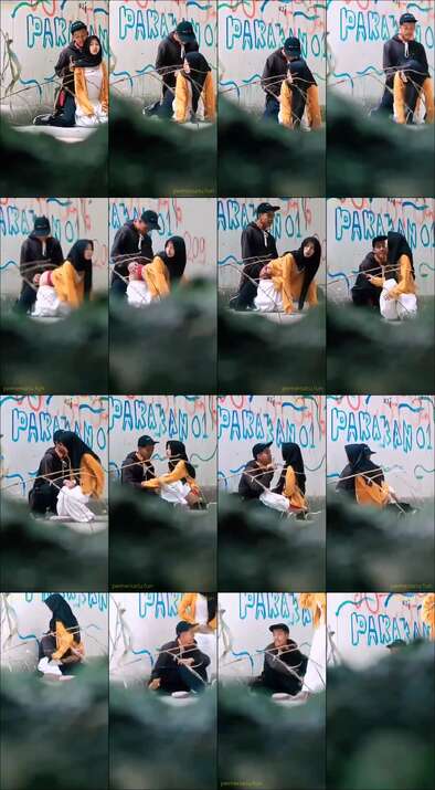 Parakan jilbab hitam cantik di doggy pinggir jalan pernah viral