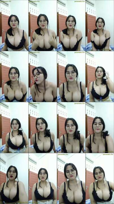 acha toket brutal kacamata sange colok memek bau rujak (1)