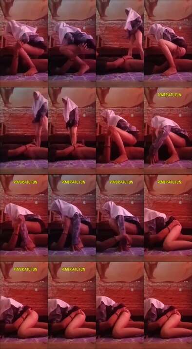 abg sma ngentotin kontol pacar gaya jongkok